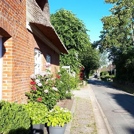 Landhaus-rosenhof-wohnung-2 Apartment Boldixum